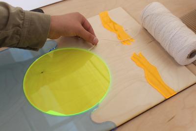 Elever arbejder kreativt i MakerVærket