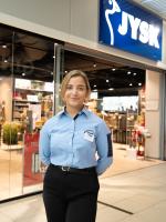 Yasmin har taget en EUX Business og arbejder idag som Souchef i JYSK